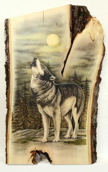 Wolf auf Lindenbrett, ca. 75 x 40 cm